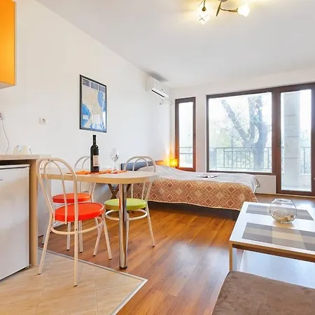 Natali Apartment *